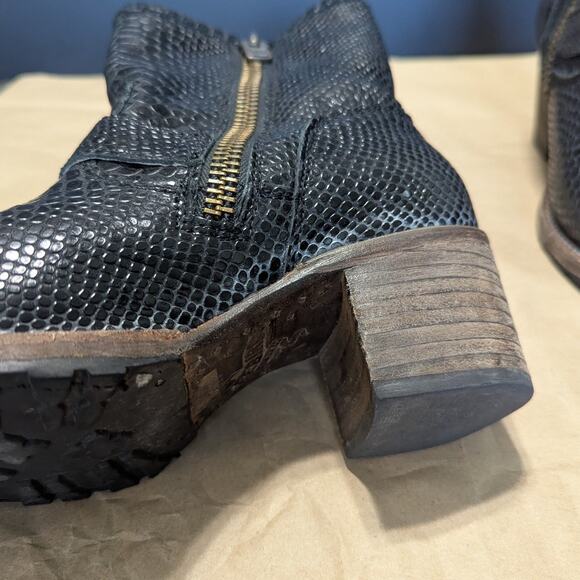 FREEBIRD by Steven Carlito Snake Black Leather Boots Snakeskin Embossed Bootie - Picture 8 of 8